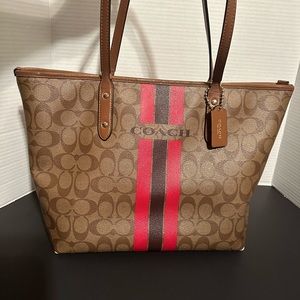 COACH med Tote shoulder handbag